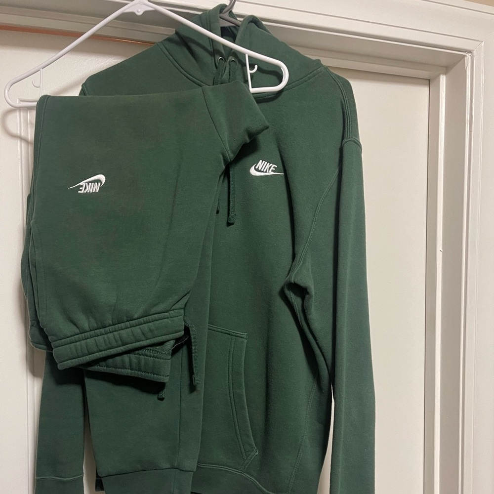 Nike Men Green Jogger Set